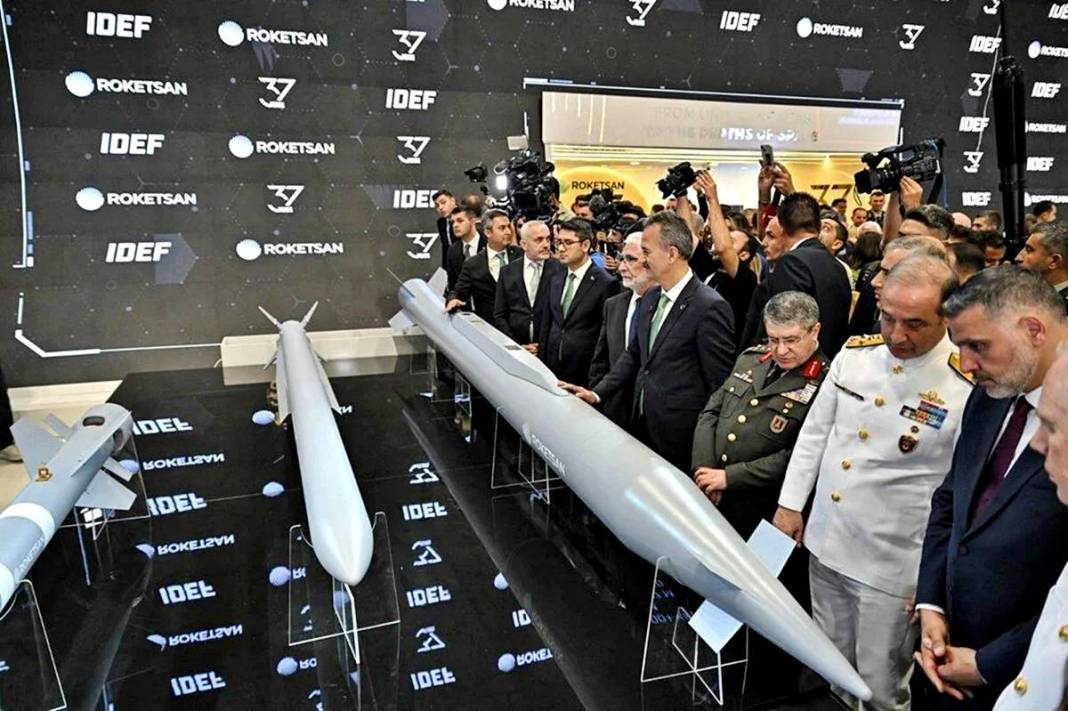 Roketsan'ın tanıttığı 6 gizemli füze dünyayı şaşırttı! Türkiye'nin yeni askeri gücü görücüye çıktı 10